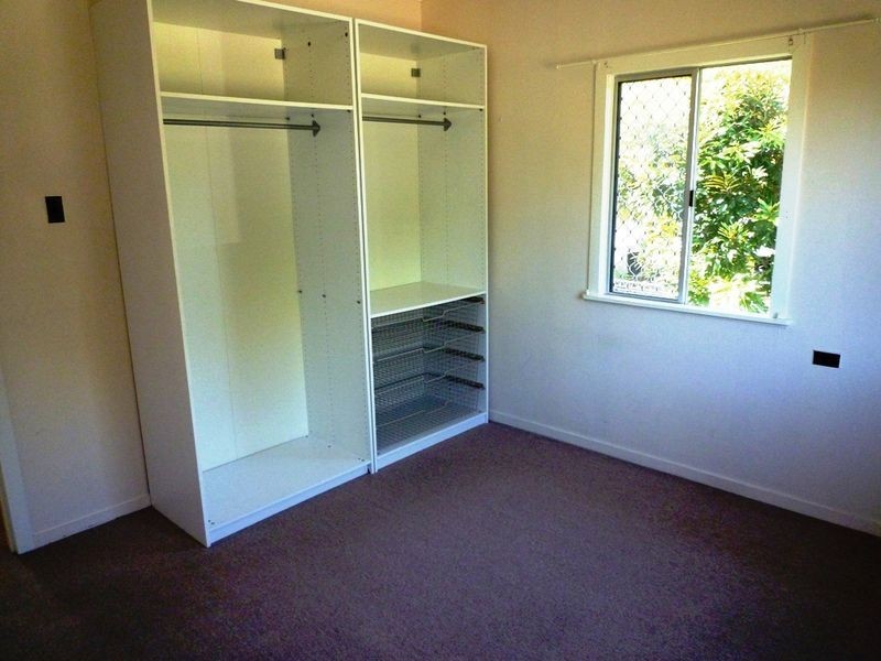 6 Huish Street, Eastern Heights QLD 4305