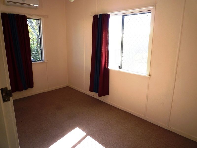 6 Huish Street, Eastern Heights QLD 4305