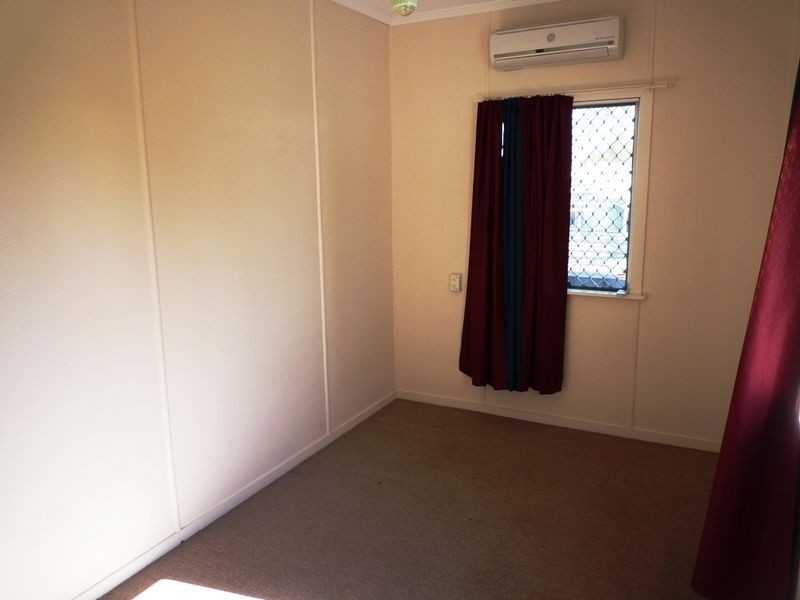 6 Huish Street, Eastern Heights QLD 4305