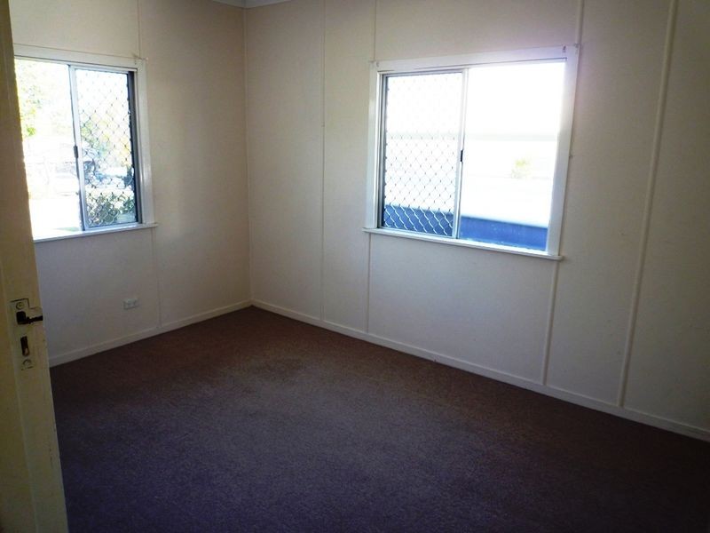 6 Huish Street, Eastern Heights QLD 4305