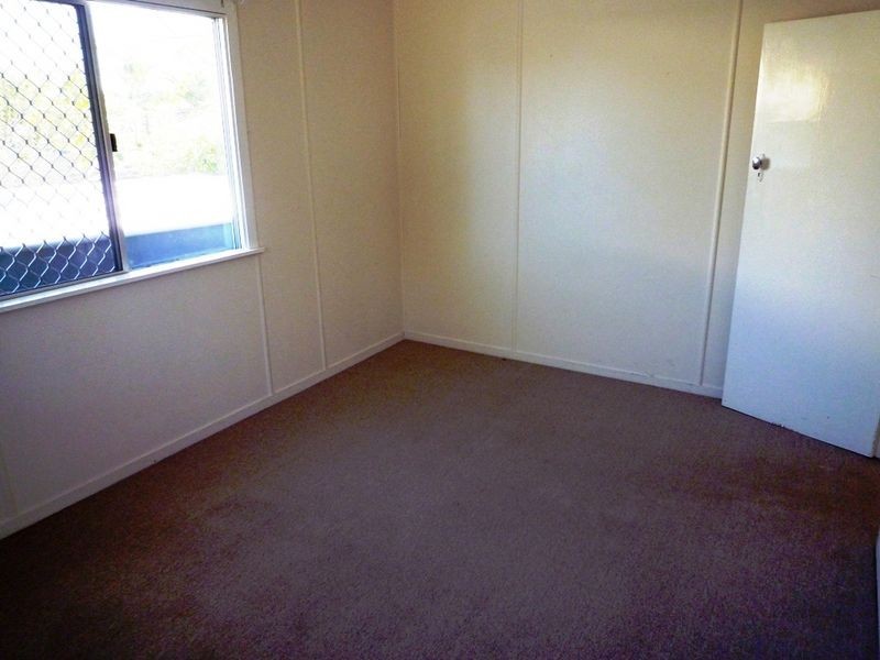 6 Huish Street, Eastern Heights QLD 4305