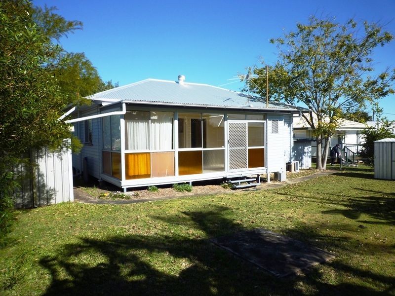 6 Huish Street, Eastern Heights QLD 4305