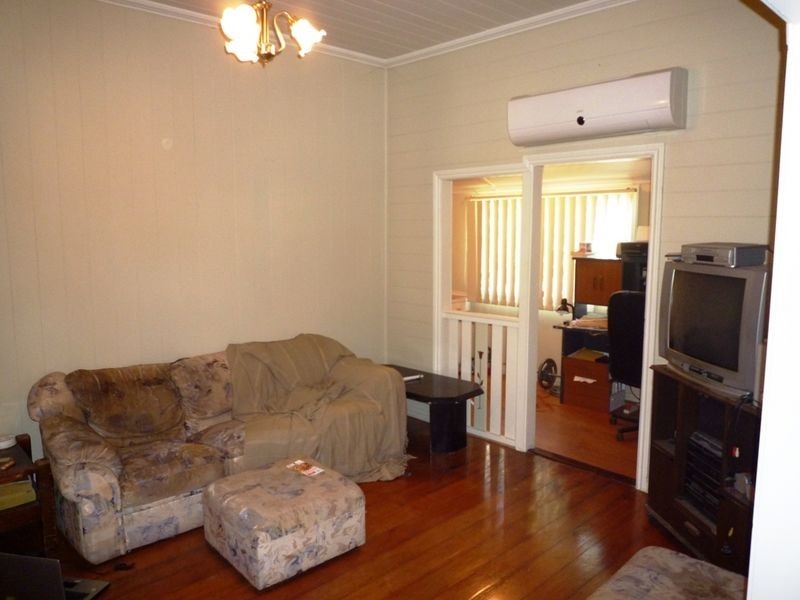 15 Elms Street, Bundamba QLD 4304