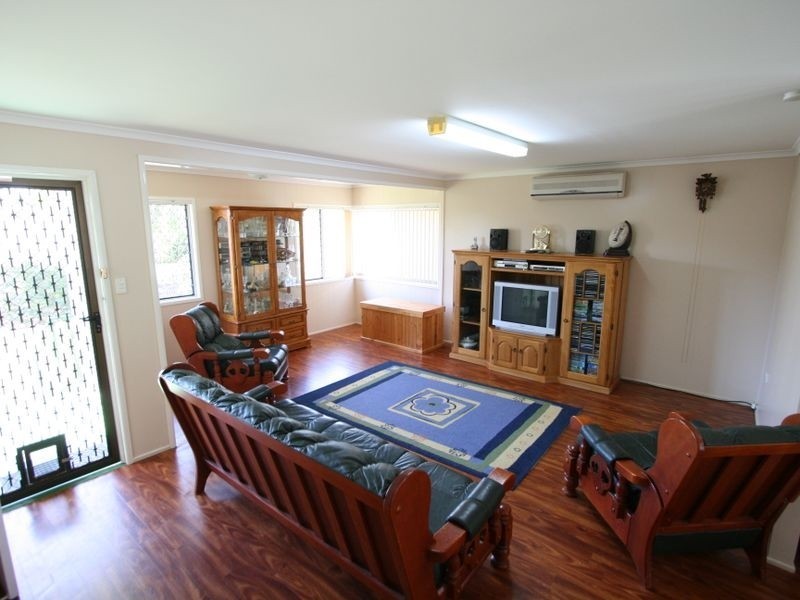 18 THOMAS STREET, Flinders View QLD 4305