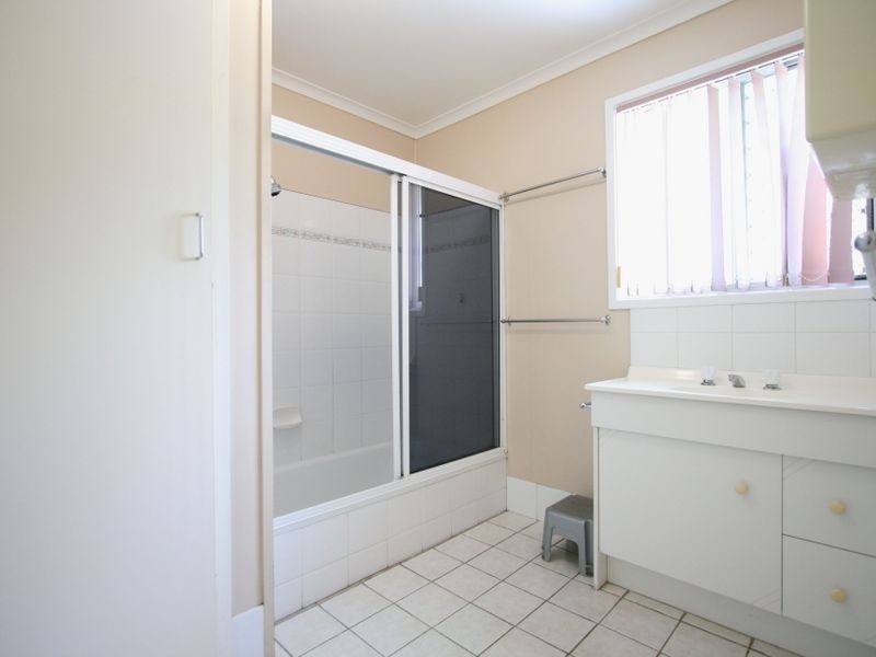 18 THOMAS STREET, Flinders View QLD 4305