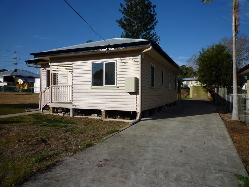 2 Cambridge Street, Silkstone QLD 4304