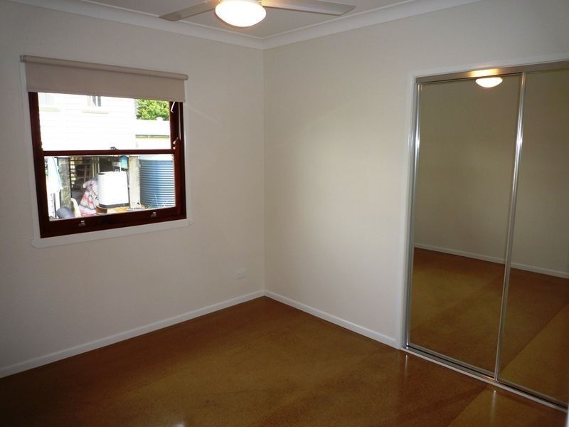 5 Siemons Street, One Mile QLD 4305