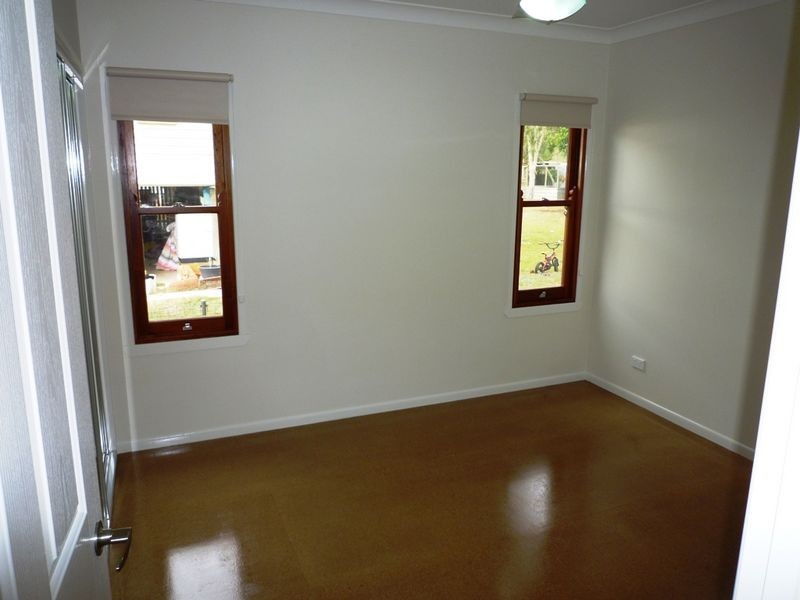 5 Siemons Street, One Mile QLD 4305