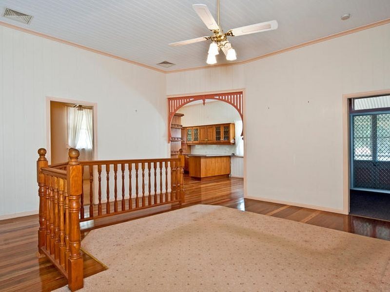 14 Morris Street, Silkstone QLD 4304