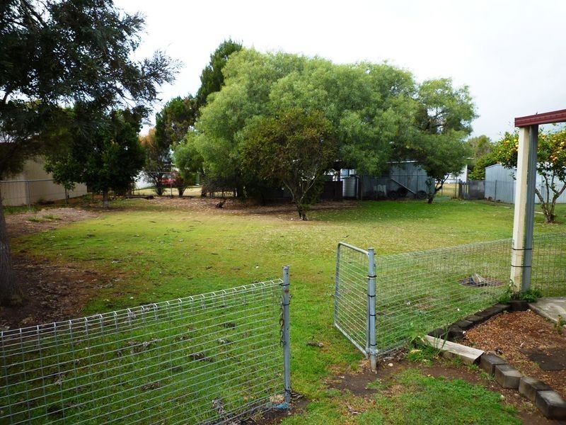 44 Bourke Street, Brassall QLD 4305