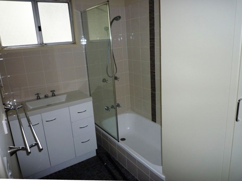 2 Albion Street, Brassall QLD 4305