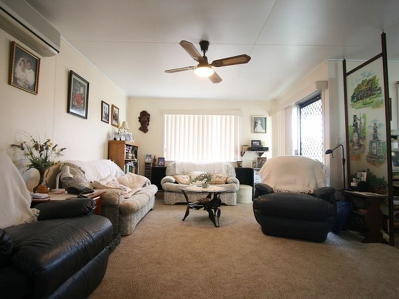 87 Brisbane Road, Bundamba QLD 4304