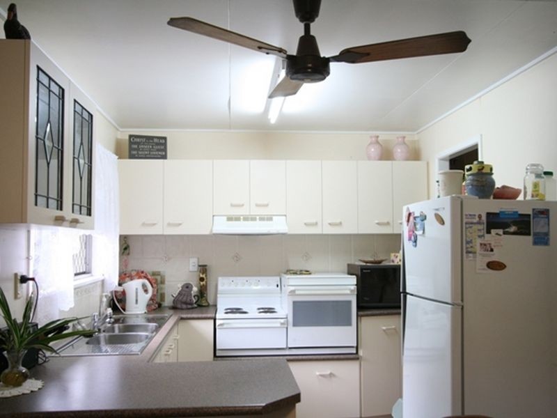 87 Brisbane Road, Bundamba QLD 4304