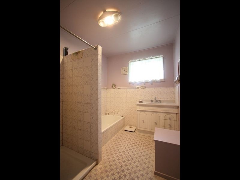 87 Brisbane Road, Bundamba QLD 4304