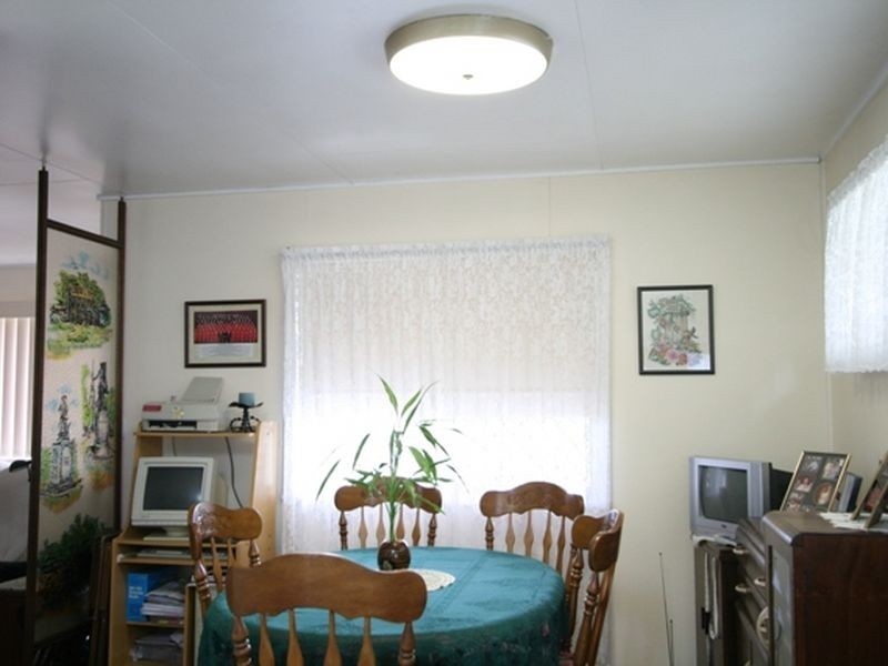 87 Brisbane Road, Bundamba QLD 4304