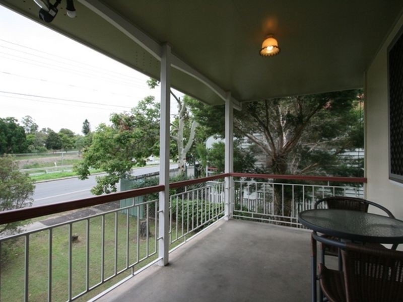 87 Brisbane Road, Bundamba QLD 4304