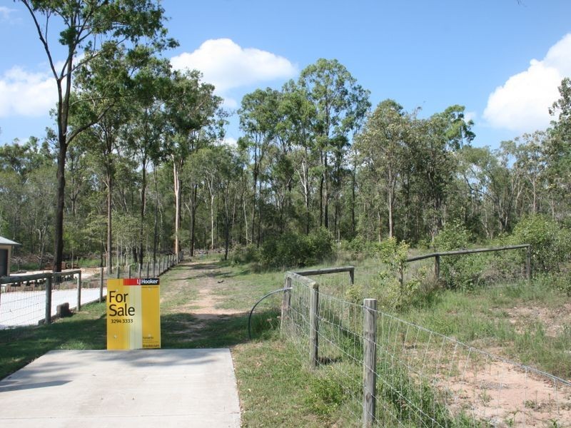 25 Merlot Place, Pine Mountain QLD 4306