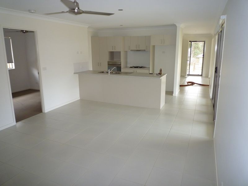 7 Oakwood Street, Fernvale QLD 4306