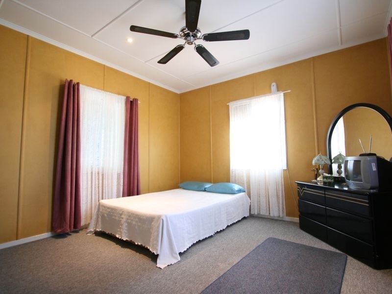 32 Emerald Street, Brassall QLD 4305