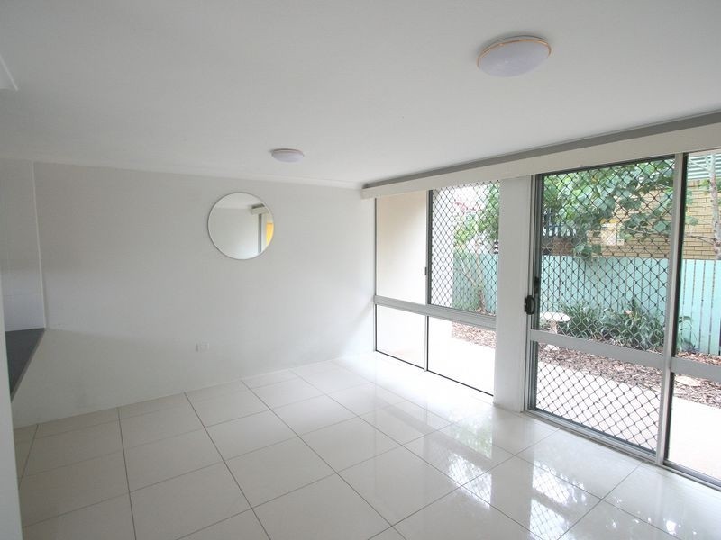 3/144 GLEBE RD, Booval QLD 4304