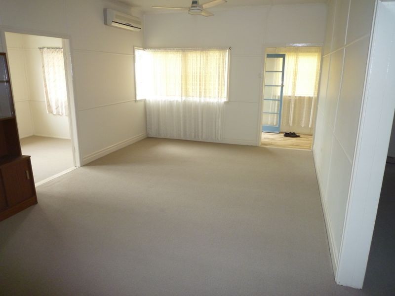 24 Grange Road, Silkstone QLD 4304