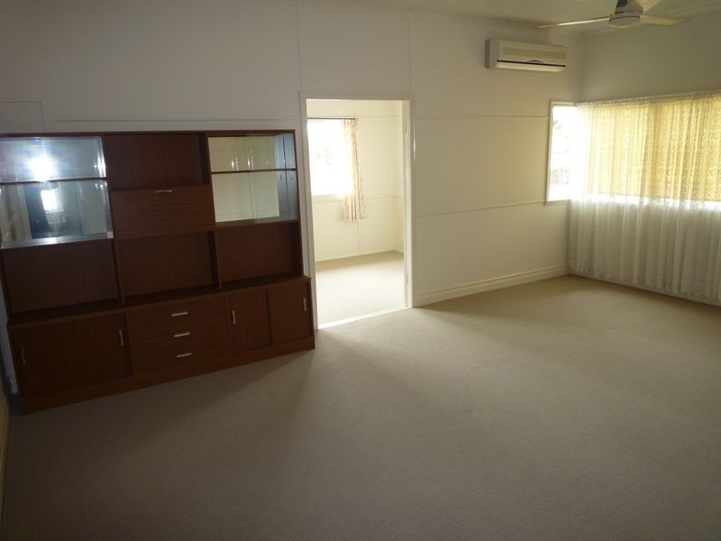 24 Grange Road, Silkstone QLD 4304