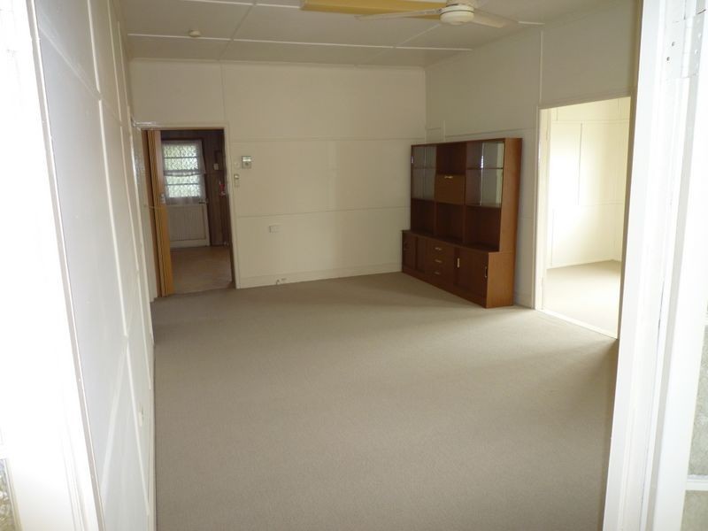 24 Grange Road, Silkstone QLD 4304
