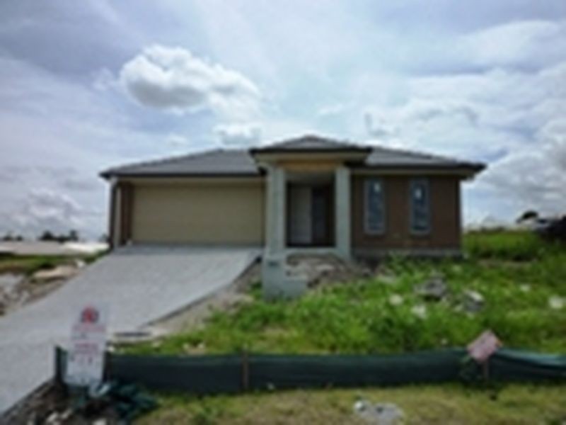 135 Sarah Dr, Yamanto QLD 4305