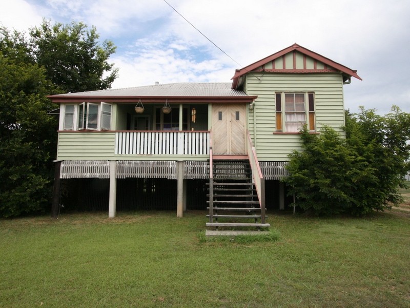 27 Alexandra  Street, Booval QLD 4304