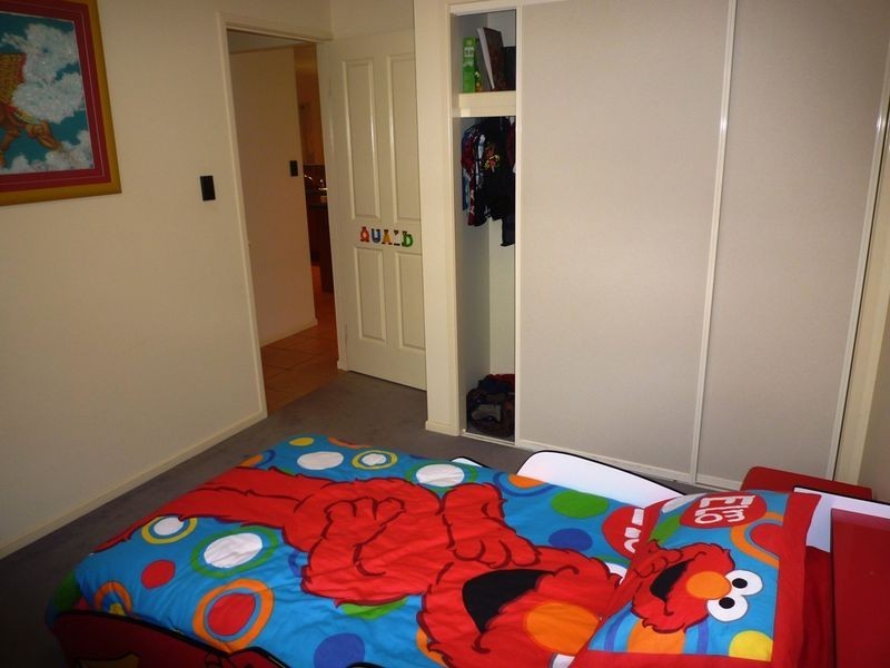 8 Chestunut Drive, Flinders View QLD 4305