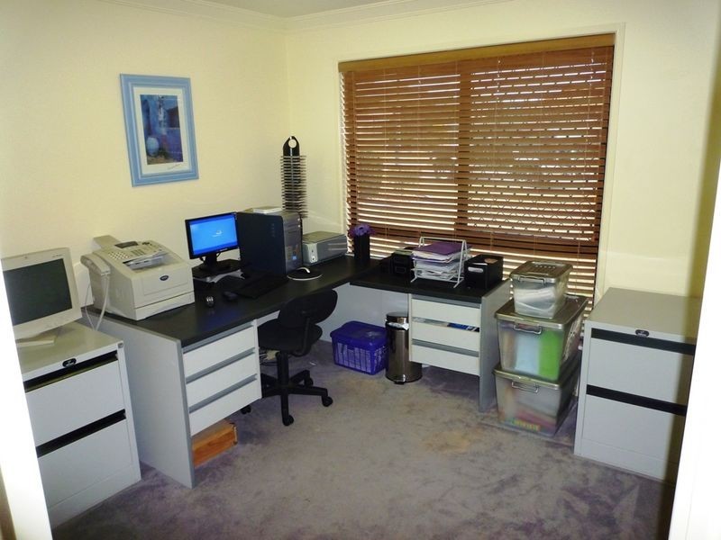 8 Chestunut Drive, Flinders View QLD 4305