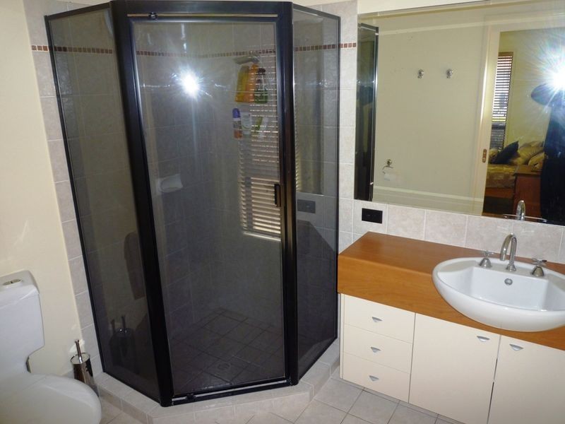 8 Chestunut Drive, Flinders View QLD 4305