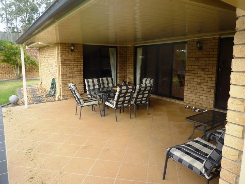 8 Chestunut Drive, Flinders View QLD 4305