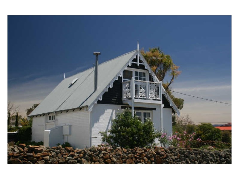 42 Gordon Street, Swansea TAS 7190