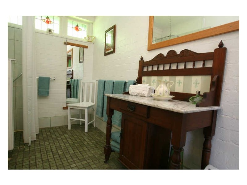 42 Gordon Street, Swansea TAS 7190