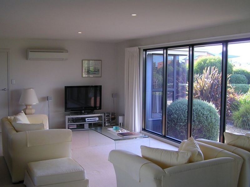 4 Kennedia Place, Swansea TAS 7190