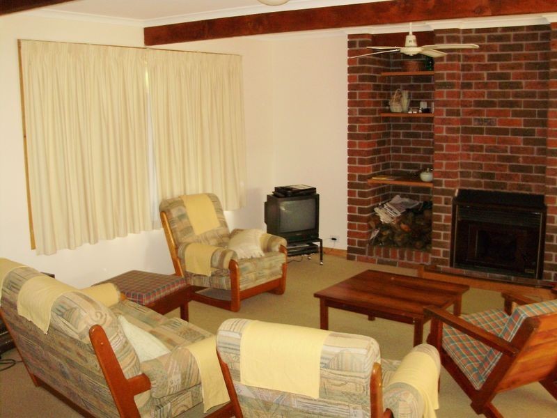 24 Harold Street, Coles Bay TAS 7215