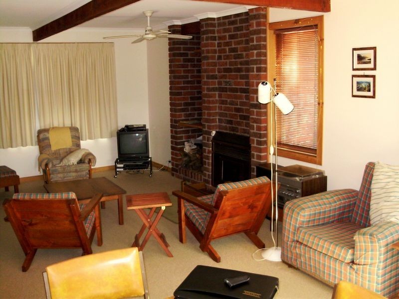 24 Harold Street, Coles Bay TAS 7215