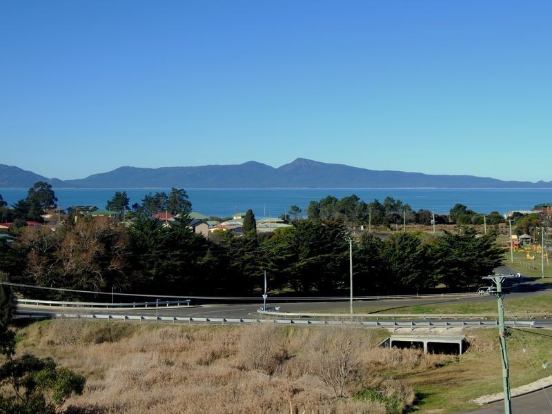 12 River Street, Swansea TAS 7190
