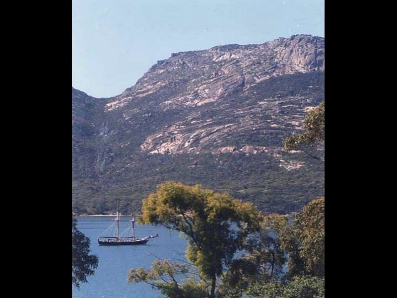 35 Jetty Road, Coles Bay TAS 7215