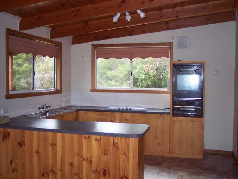 18 Freycinet  Drive, Coles Bay TAS 7215