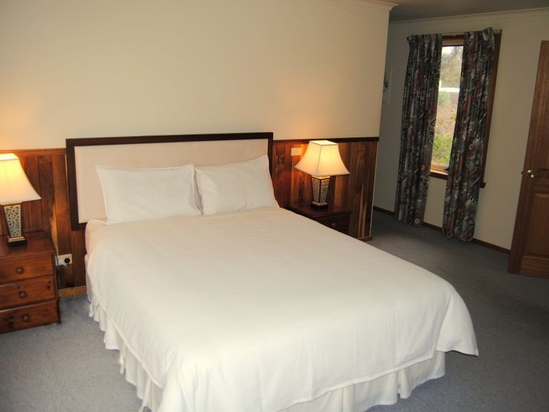 31 Oyster Bay Court, Coles Bay TAS 7215