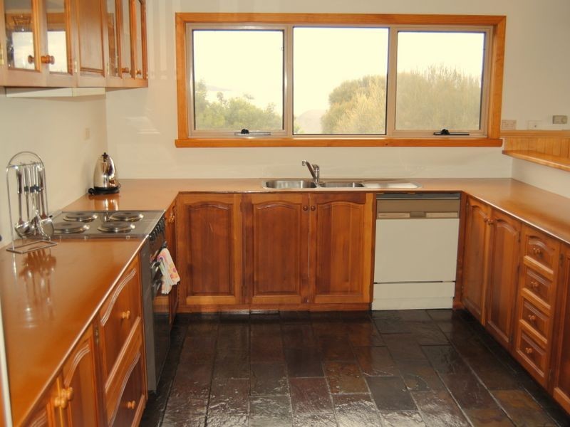 31 Oyster Bay Court, Coles Bay TAS 7215