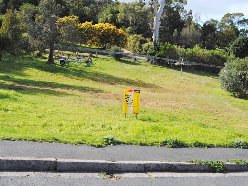 4 Garnet Avenue, Coles Bay TAS 7215