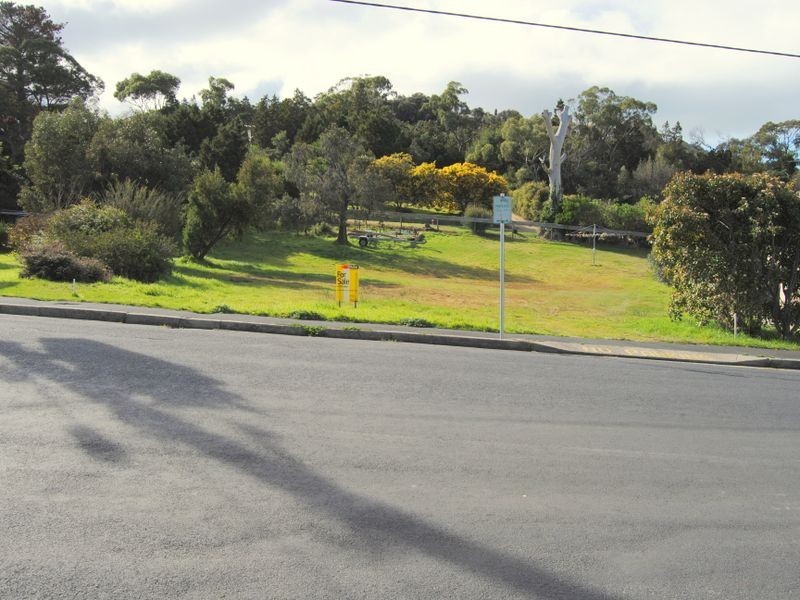 4 Garnet Avenue, Coles Bay TAS 7215