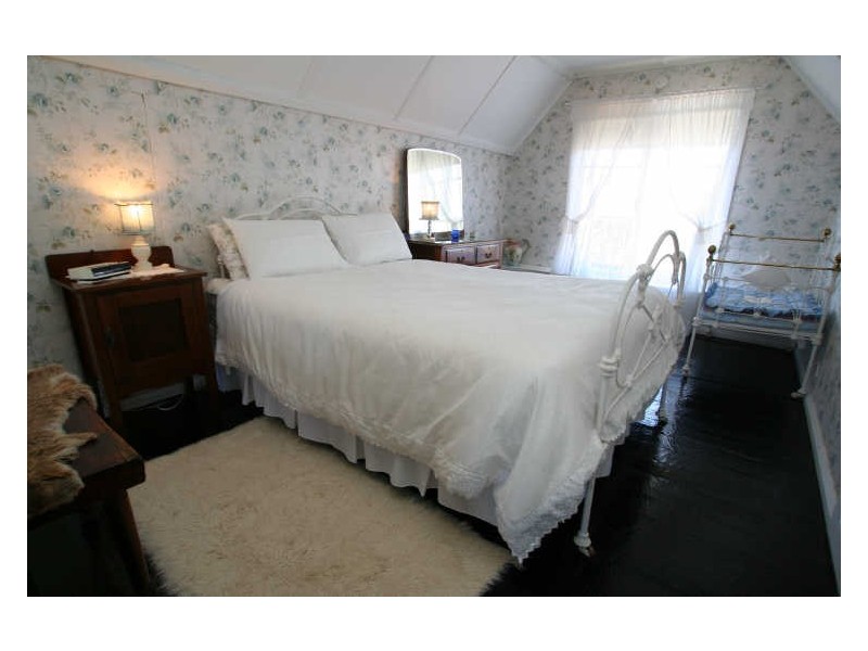 42 Gordon Street, Swansea TAS 7190