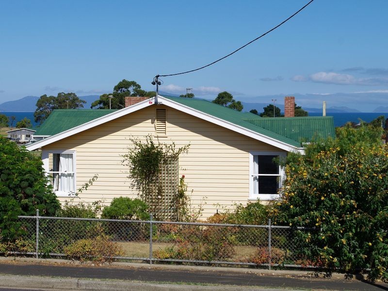 6 Victoria Street, Swansea TAS 7190