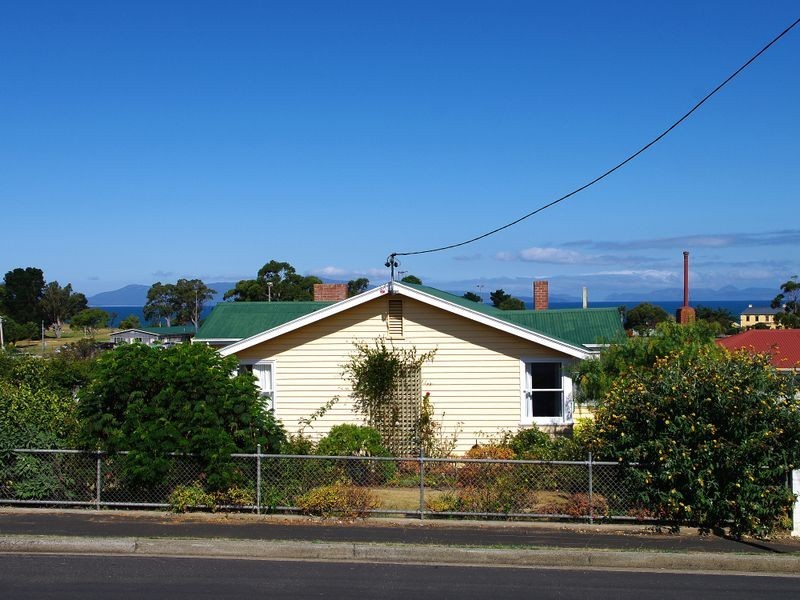 6 Victoria Street, Swansea TAS 7190