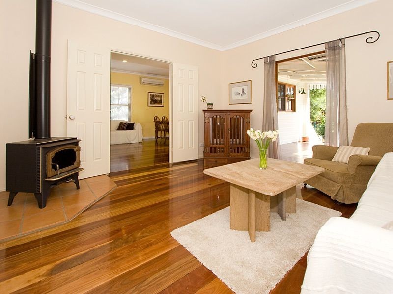 Brookfield QLD 4069