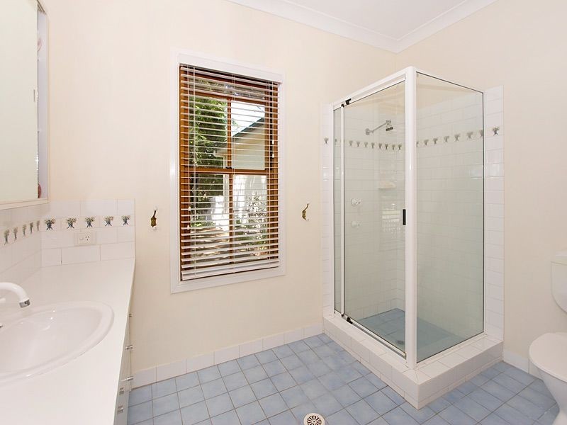 Brookfield QLD 4069